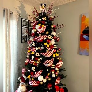 Christmas tree and all ornaments but Santa